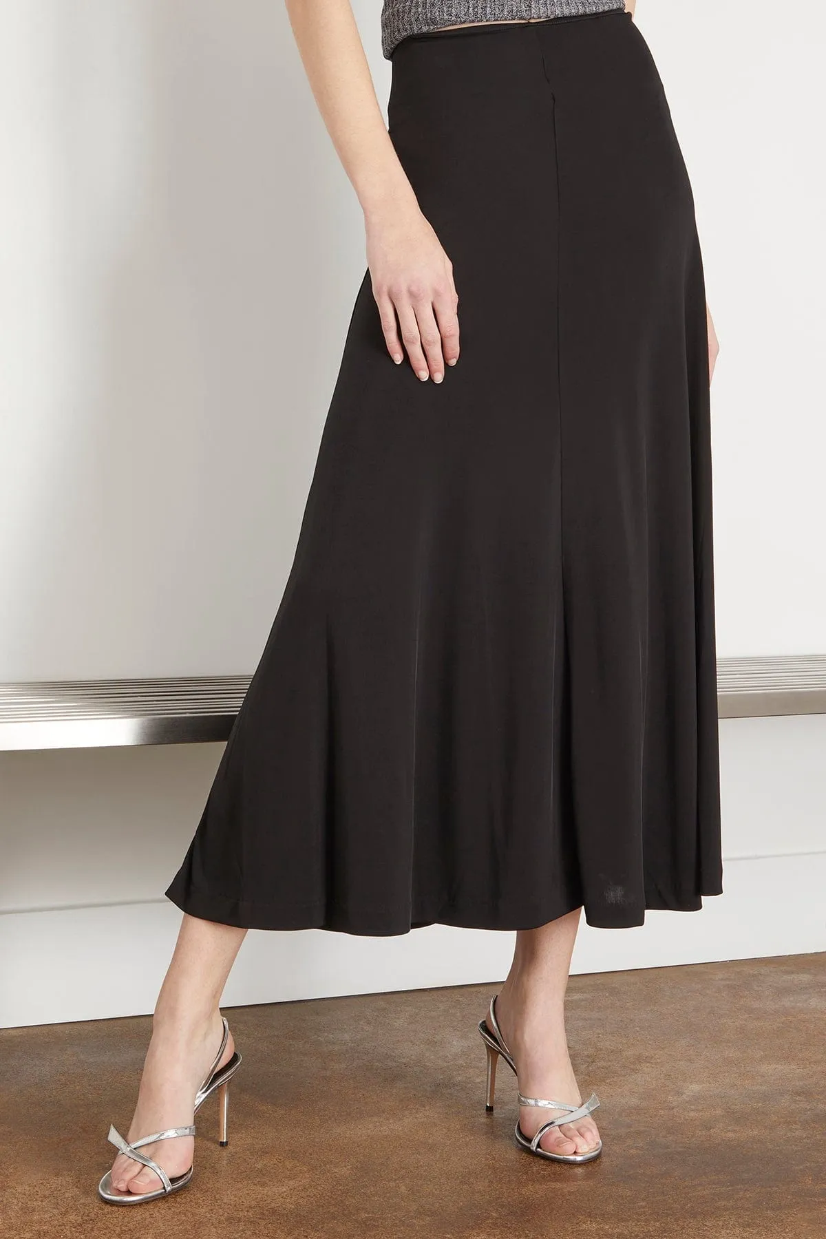 Movere Skirt in Black